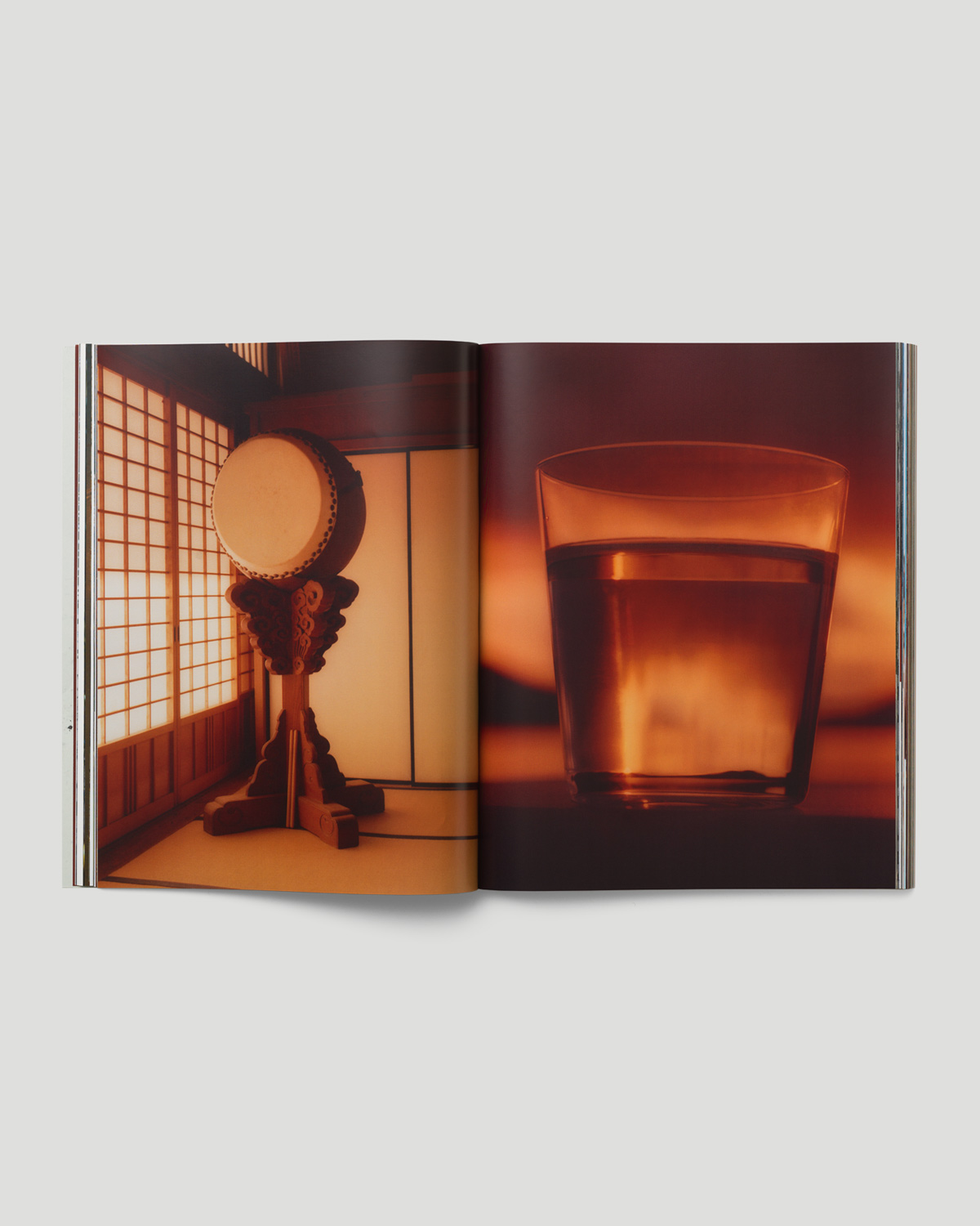 https://arxipelag.com/wp-content/uploads/2025/02/Arxipelag-issue-1-inside-01.jpg